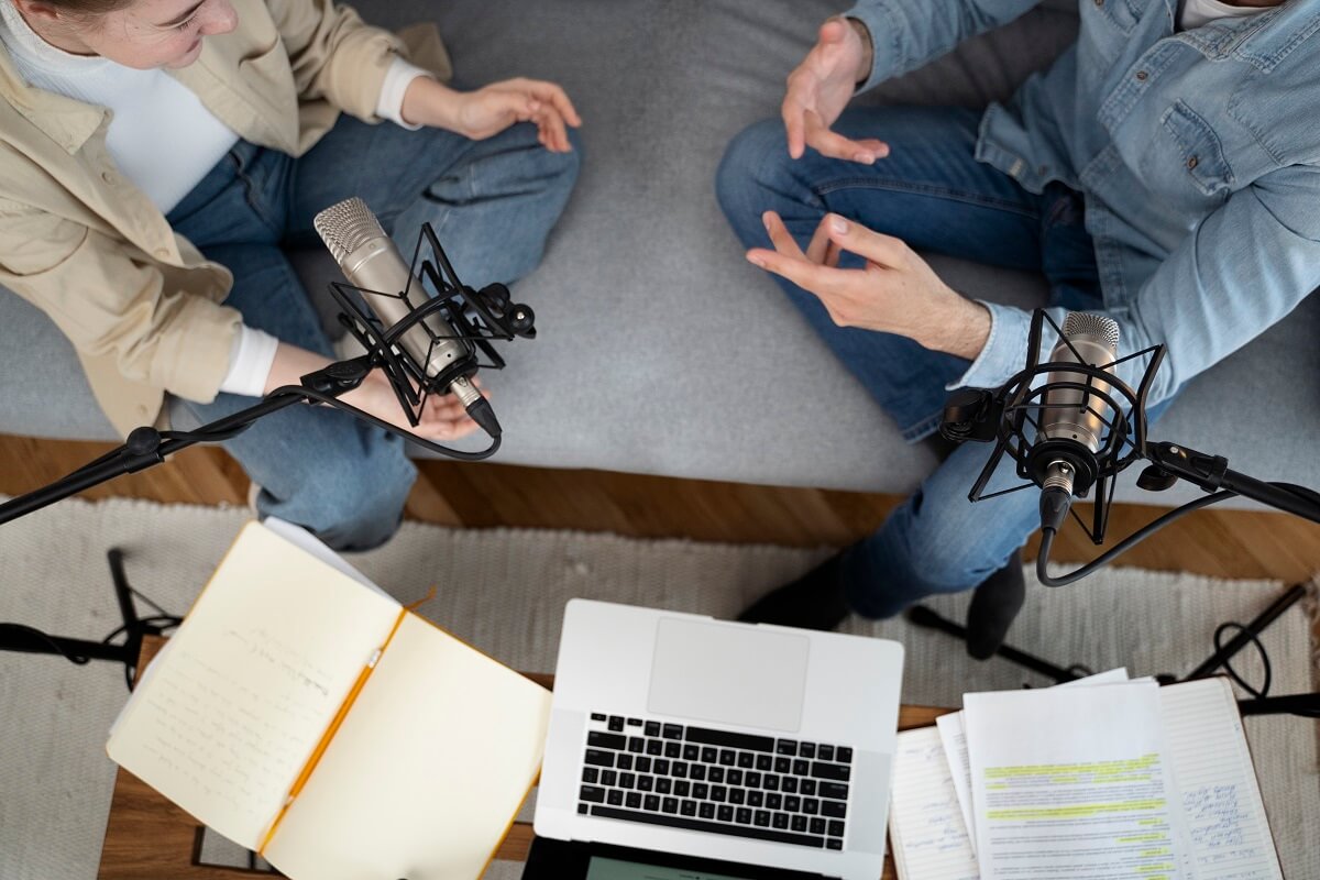 Estrategia-de-contenidos-para-podcasts-cómo-lanzar-monetizar-y-promocionar