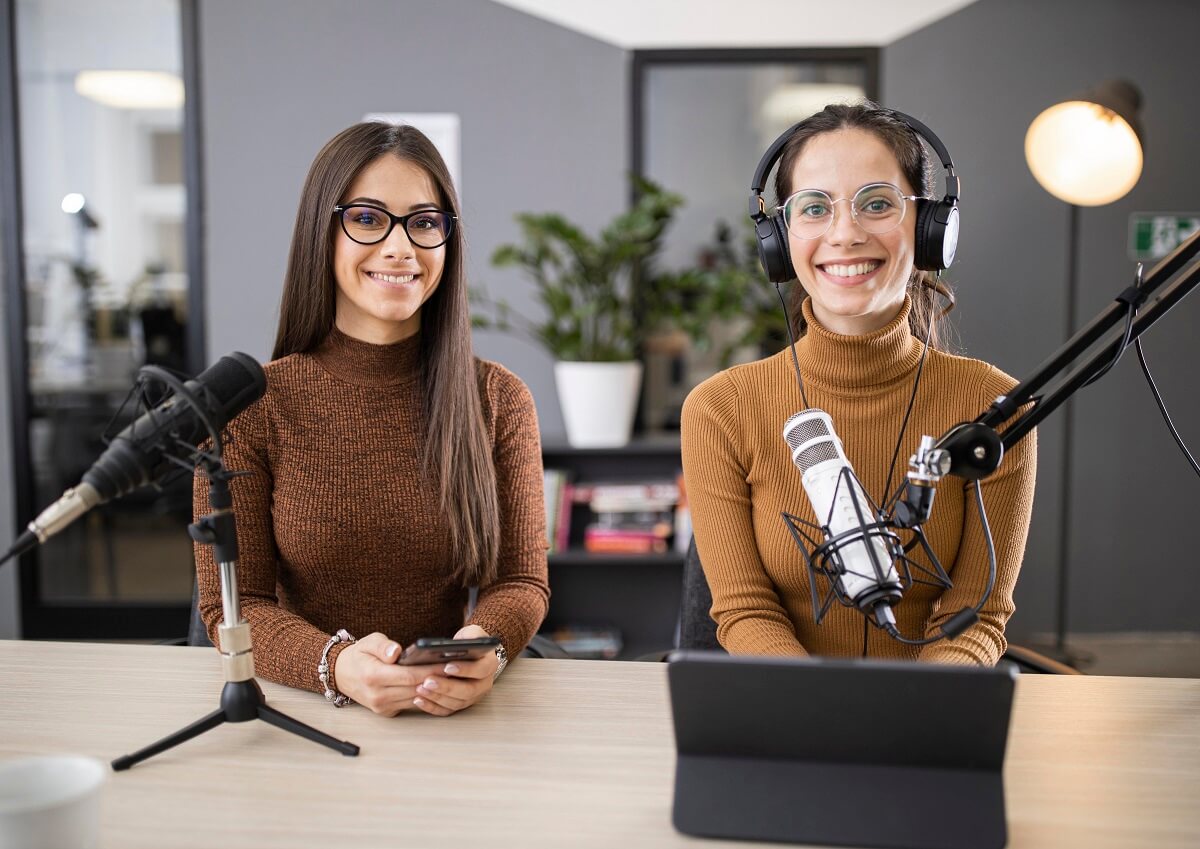 Podcasting-para-negocios-cómo-iniciar-uno-y-atraer-clientes